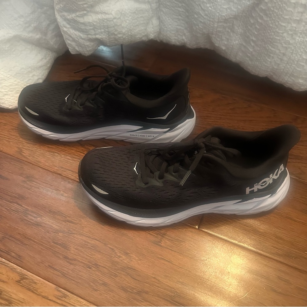 Hoka Clifton 8